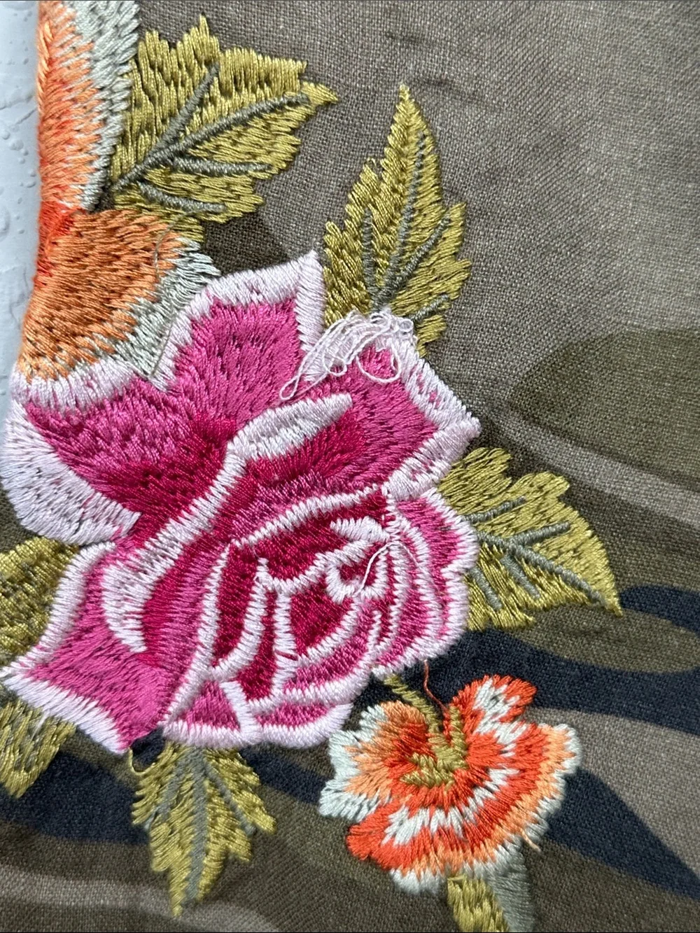 Johnny Was Women's Vella Jogger Pants Camo Print Floral Embroidered Linen Sz M